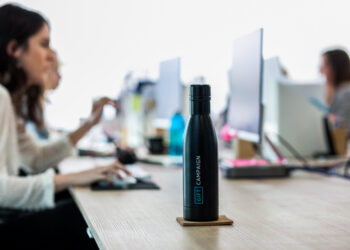 Comment choisir sa gourde qui s'adapte parfaitement au bureau ?