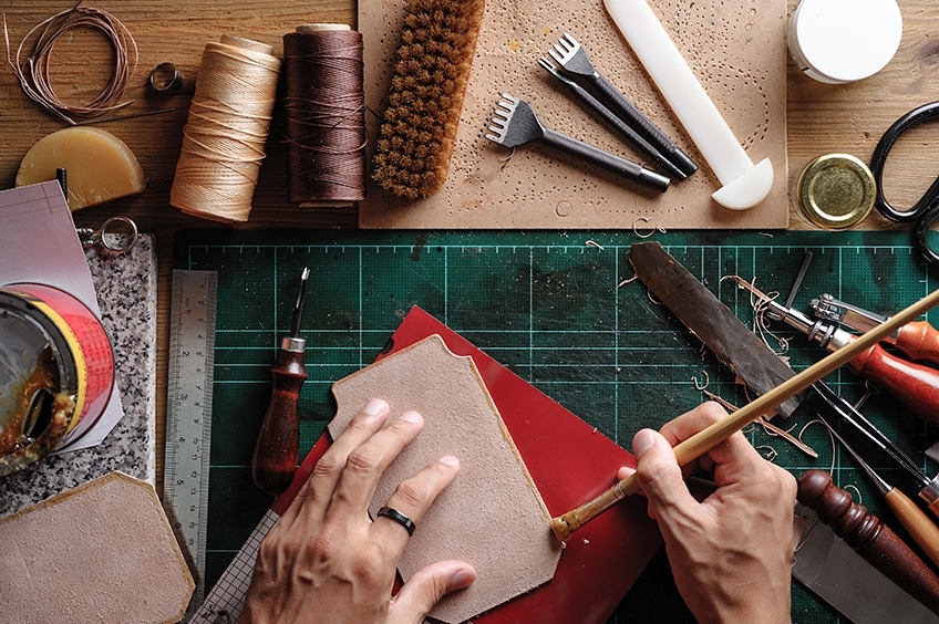 Comment coller du simili cuir sur du simili cuir