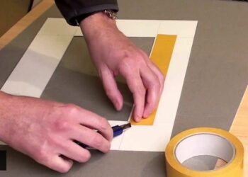 Comment coller une photo sur un passe-partout ?