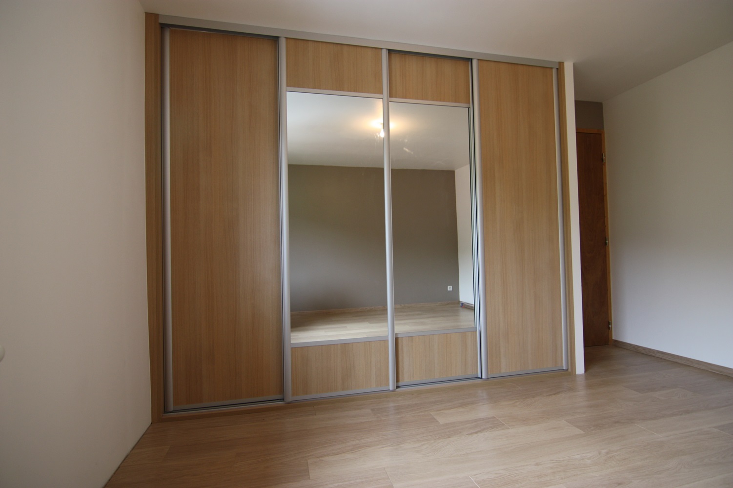 Comment construire un placard mural