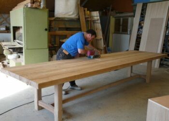 Comment construire une table en bois ?