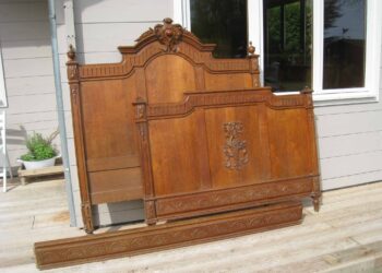 Comment customiser une vieille tête de lit ?