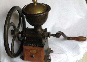 Comment dater un moulin à café Peugeot ?