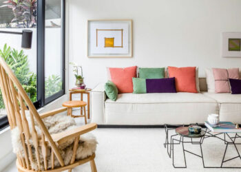 Comment décorer son canapé avec des coussins ?