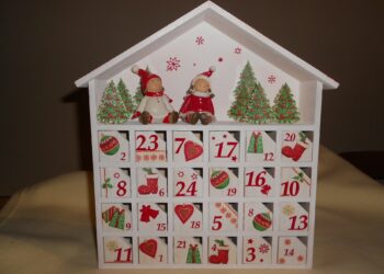 Comment décorer un calendrier de l'Avent en bois ?