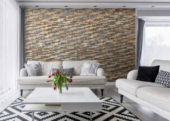 Comment décorer un mur trop haut ?