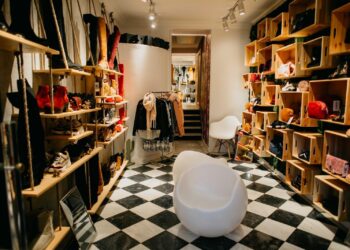 Comment décorer une boutique de vêtement ?