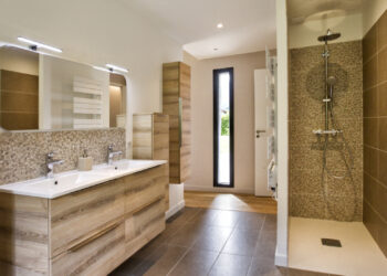 Comment décorer une salle de bain beige ?