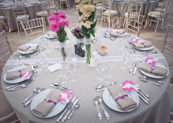 Comment décorer une table ronde pour un mariage ?