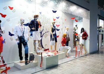 Comment décorer vitrine ?