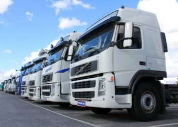 Comment devenir transporteur poids lourds ?