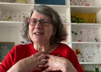 Comment dire vendeuse autrement ?