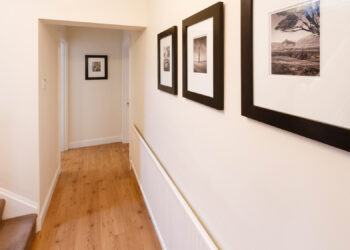 Comment donner de la largeur à un couloir ?