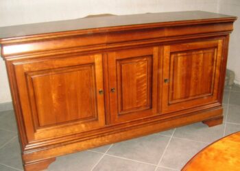 Comment éclaircir un meuble en merisier verni ?