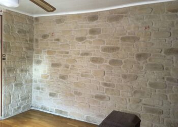 Comment éclairer un mur intérieur en pierre ?