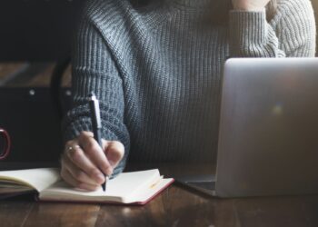 Comment écrire un armoire ?