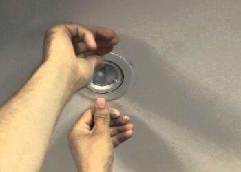 Comment enlever ampoule de spot ?