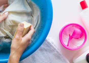 Comment enlever de la cire sur du laiton ?