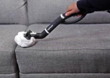 Comment enlever des auréole sur un canapé en tissu ?