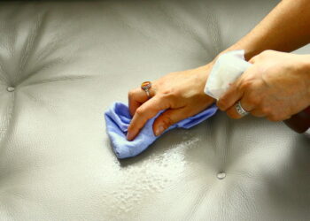 Comment enlever des auréoles d'eau sur du tissu ?