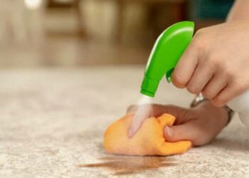 Comment enlever des taches anciennes sur un tapis ?