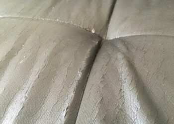 Comment enlever du simili cuir qui s'effrite ?