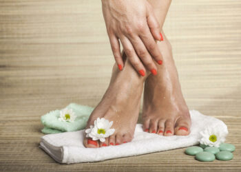 Comment enlever la peau epaisse des pieds ?