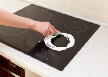 Comment enlever la sécurité d'une plaque à induction ?