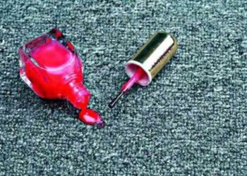 Comment enlever le vernis sur le rotin ?