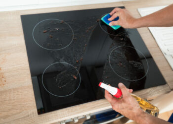 Comment enlever les rayures sur plaque induction ?