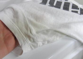 Comment enlever les taches de transpiration sur une taie d'oreiller ?