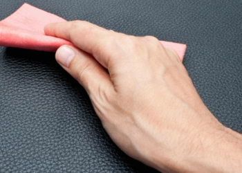 Comment enlever odeur veste simili cuir ?