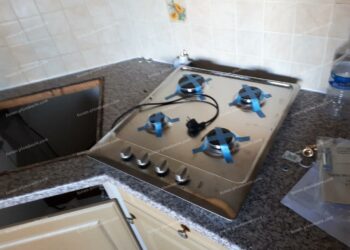 Comment enlever une plaque de cuisson encastrable ?