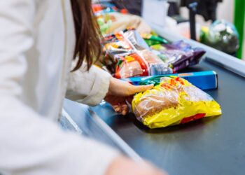 Comment être caissière sans expérience ?