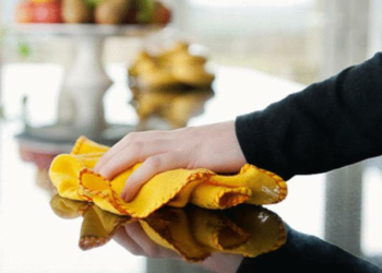 Comment éviter que la poussière revienne sur les meubles ?