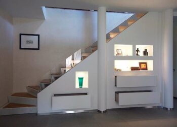 Comment exploiter l'espace sous l'escalier ?