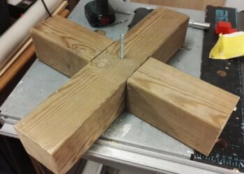 Comment fabriquer un cache pied de sapin ?