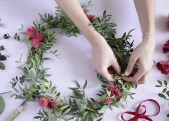 Comment fabriquer une couronne de feuillage ?