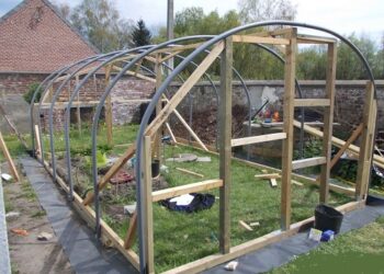 Comment fabriquer une serre de jardin avec des tuyaux en PVC ?