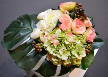 Comment faire de beaux bouquets de fleurs artificielles ?