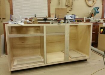 Comment faire des portes d'armoire shaker ?