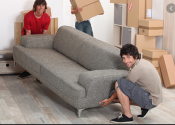 Comment faire passer un canapé plus large que la porte ?