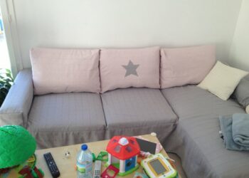 Comment faire sentir bon mon canapé en tissu ?