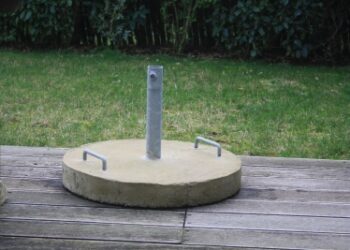 Comment faire tenir un pied de parasol ?