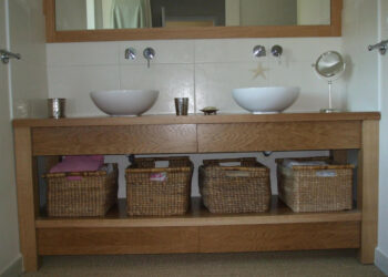 Comment faire tenir un plan de travail pour salle de bain ?