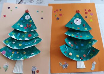 Comment faire tenir un sapin en carton ?