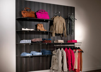 Comment faire tenir une barre de penderie ?