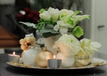 Comment faire un centre de table floral pour Noël ?