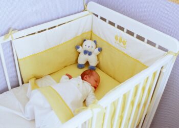Comment faire un cocon dans le lit de bébé ?