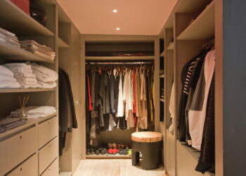 Comment faire un dressing dans un couloir ?